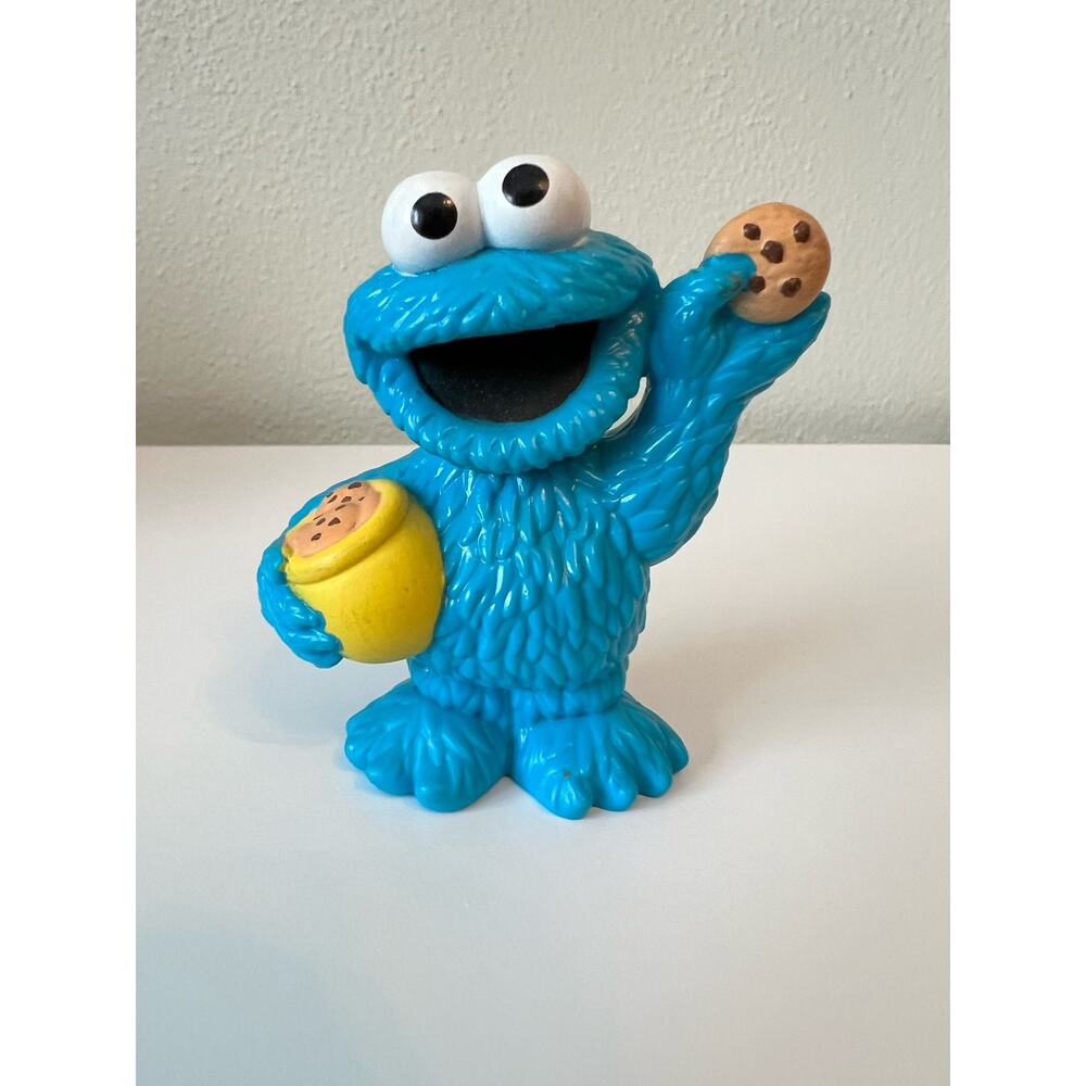 Sesame Street Young Cookie Monster With Yellow Cookie Jar Cake Topper 2010